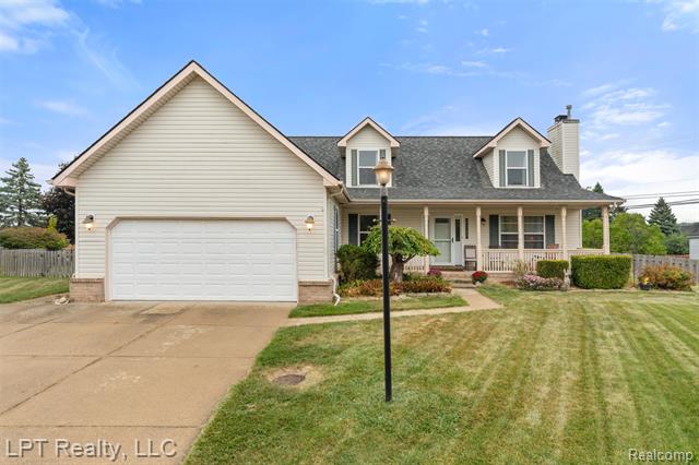 front view picture of 21789 Magnolia Ct, Macomb, MI. 48044