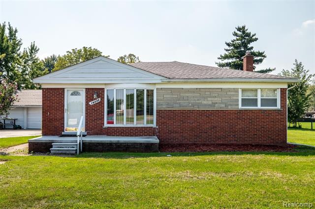 front view picture of 16230 21 Mile Rd, Macomb, MI. 48044