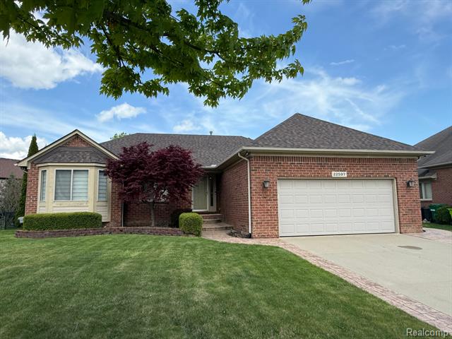 front view picture of 22597 Brantingham Rd, Macomb, MI. 48044