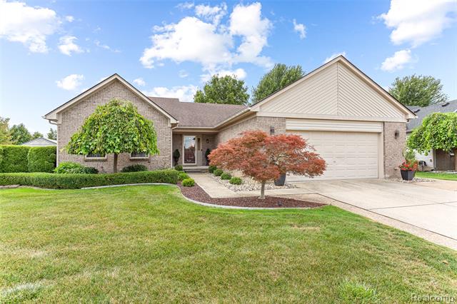 front view picture of 22472 Streamside Dr, Macomb, MI. 48044
