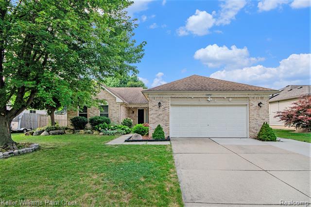 front view picture of 22416 Clearwater Dr, Macomb, MI. 48044
