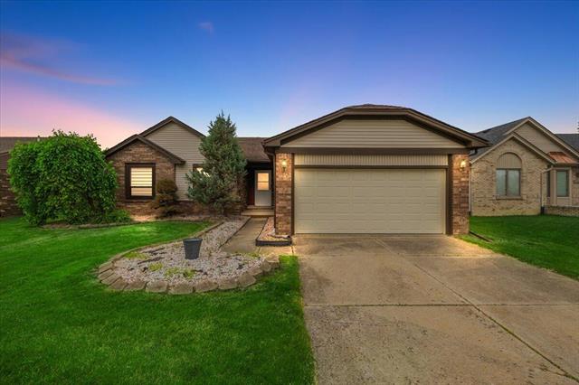 front view picture of 47477 Napoli Ln, Macomb, MI. 48044
