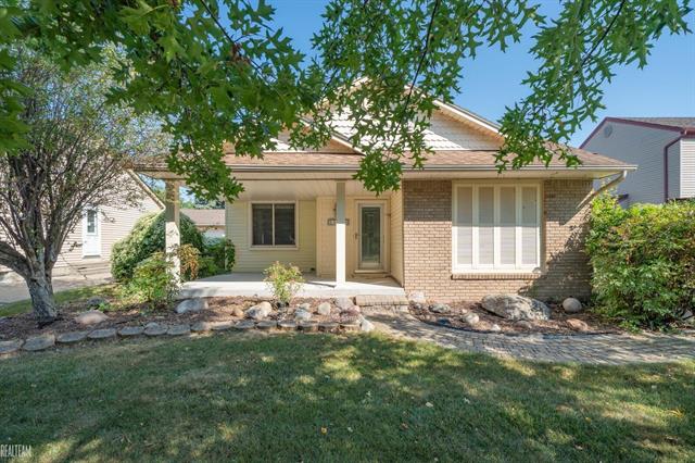 front view picture of 25783 Rose St, New Baltimore, MI. 48051