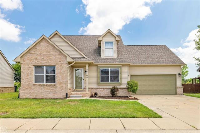front view picture of 46704 Heather Ln, New Baltimore, MI. 48051
