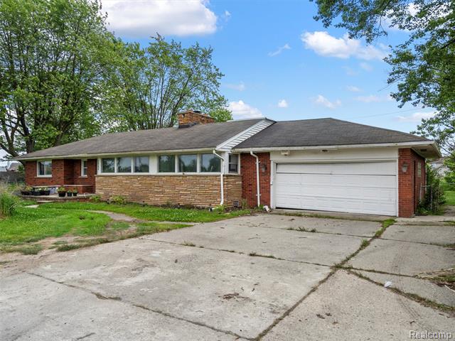 front view picture of 26280 21 Mile Rd, New Baltimore, MI. 48051