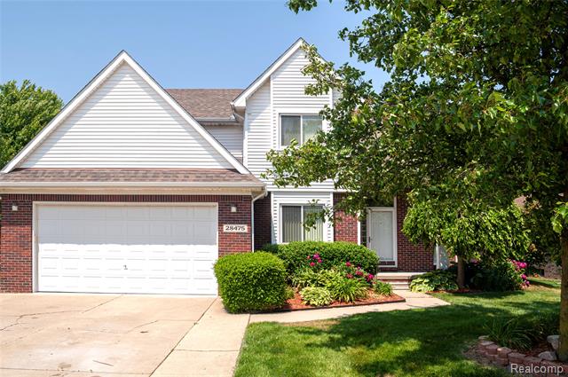 front view picture of 28475 Tiffin Dr, New Baltimore, MI. 48047