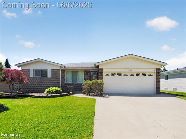 front view picture of 15748 Robert Dr, Macomb, MI. 48044