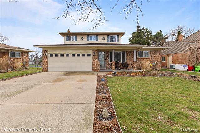 front view picture of 15720 Jennifer Dr, Macomb, MI. 48044