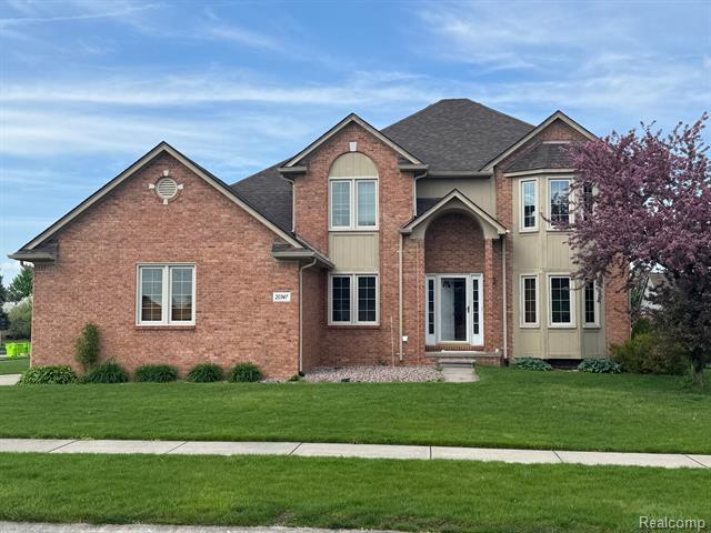 front view picture of 20347 Balmoral Dr, Macomb, MI. 48044