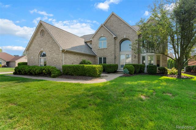 front view picture of 47668 Whippoorwill D, Macomb, MI. 48044