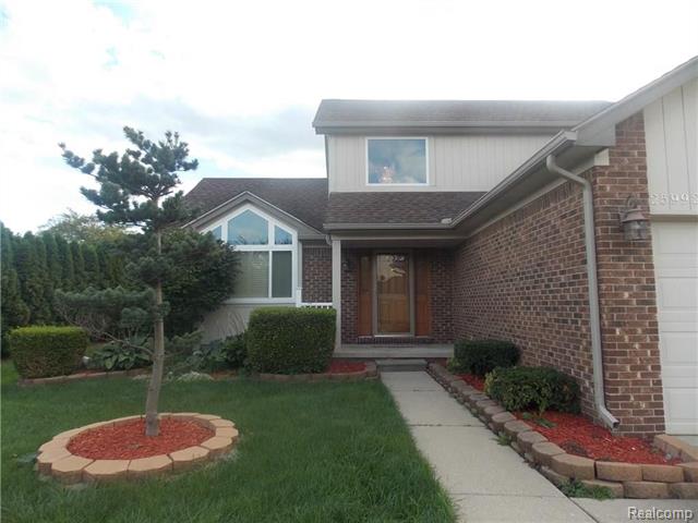 front view picture of 25992 Briar Towne Blvd, New Baltimore, MI. 48051