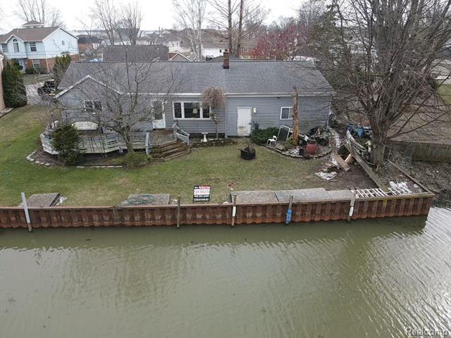 front view picture of 29401 Wand Dr, New Baltimore, MI. 48047