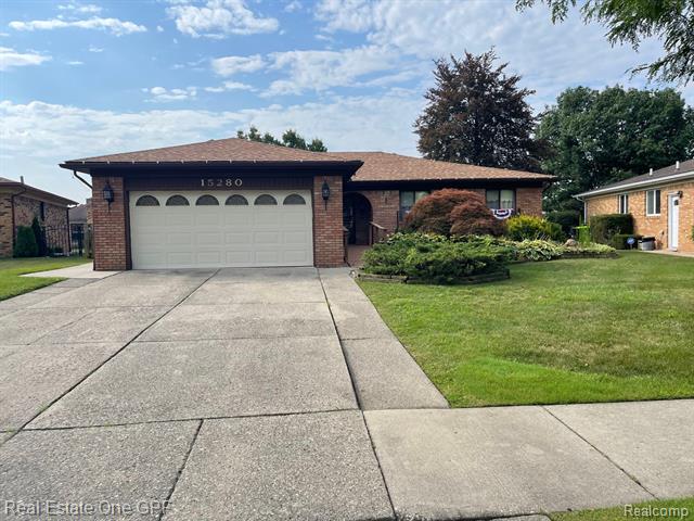 front view picture of 15280 Valerie Dr, Macomb, MI. 48044