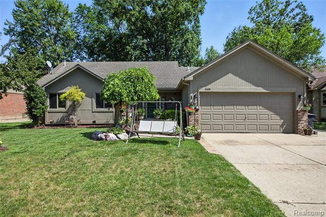 front view picture of 47608 Ramblewood, New Baltimore, MI. 48051
