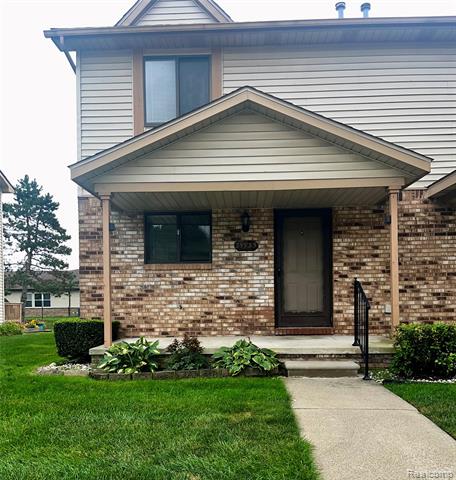 front view picture of 25935 New Forest Ct, New Baltimore, MI. 48051