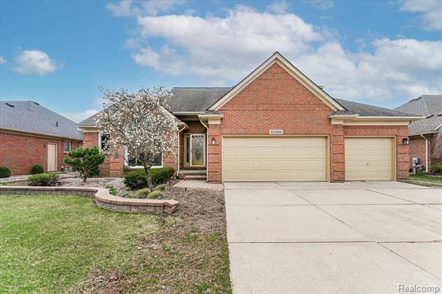 front view picture of 21266 Summerfield Dr, Macomb, MI. 48044