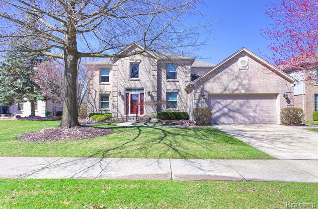front view picture of 48089 Sonny Dr, Macomb, MI. 48044