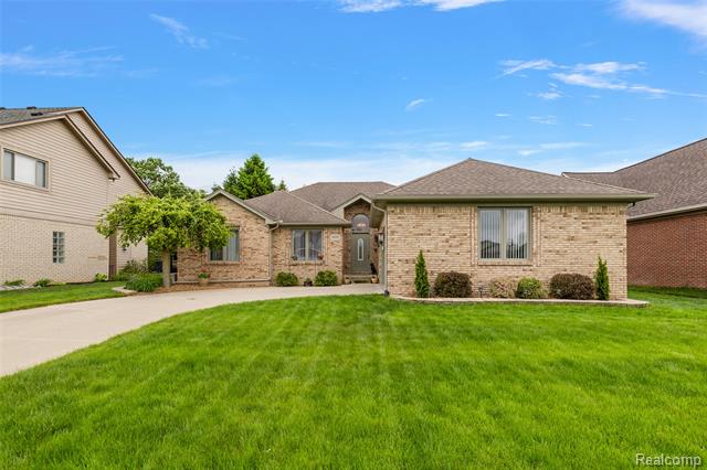 front view picture of 16106 Nathan Dr, Macomb, MI. 48044