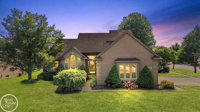 front view picture of 47988 Sage Dr, Macomb, MI. 48044