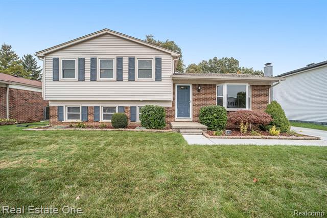 front view picture of 15395 Brandy Ln, Macomb, MI. 48044