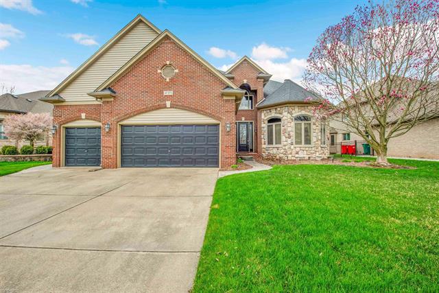 front view picture of 47375 Scottsdale Dr, Macomb, MI. 48042