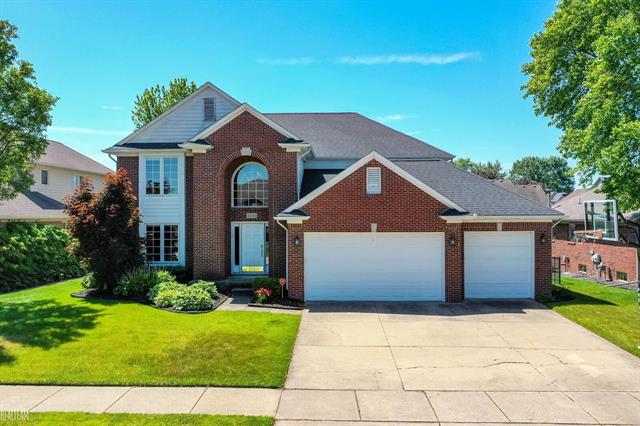 front view picture of 21016 Strawberry Hil, Macomb, MI. 48044