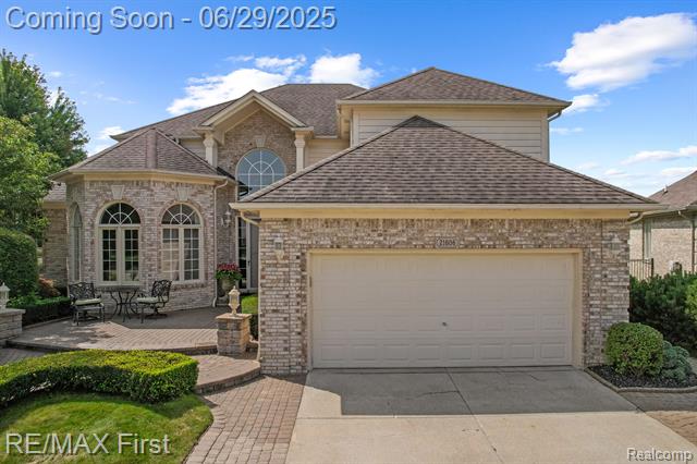 front view picture of 21606 Tangel Dr, Macomb, MI. 48044