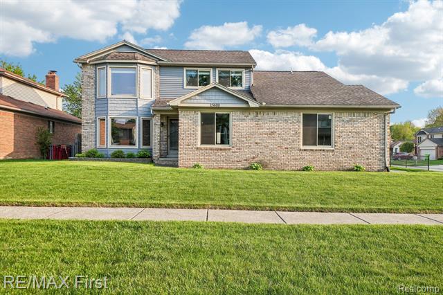 front view picture of 15610 Williamsburg D, Macomb, MI. 48044