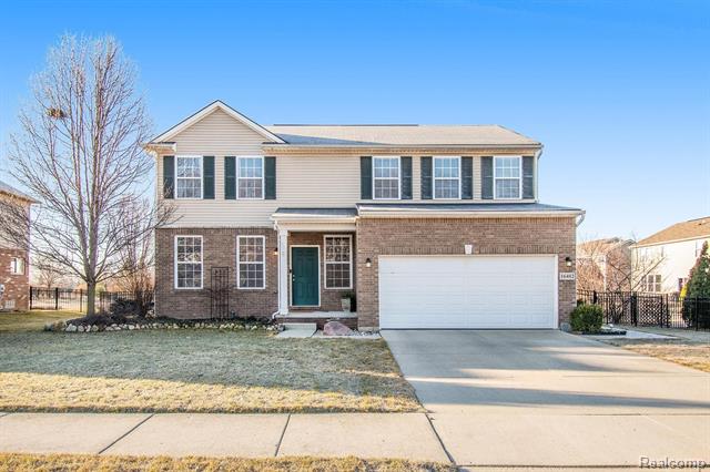 front view picture of 16482 Haverhill Dr, Macomb, MI. 48044