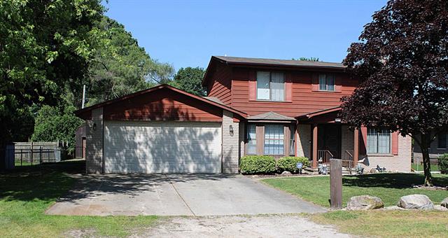 front view picture of 48501 Ranch Dr, New Baltimore, MI. 48051