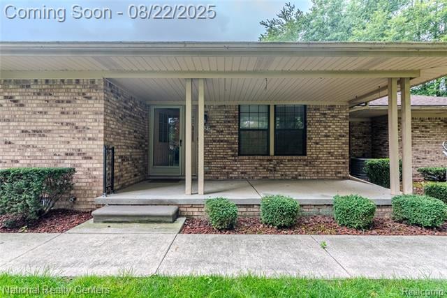 front view picture of 33510 Meldrum Rd, New Baltimore, MI. 48047