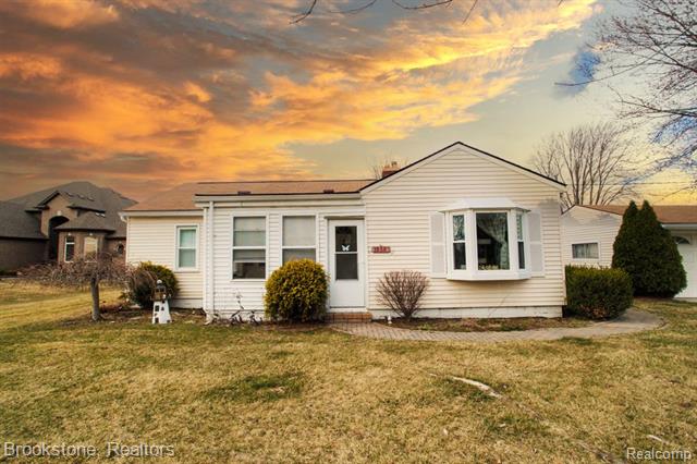 front view picture of 19383 22 Mile Rd, Macomb, MI. 48044
