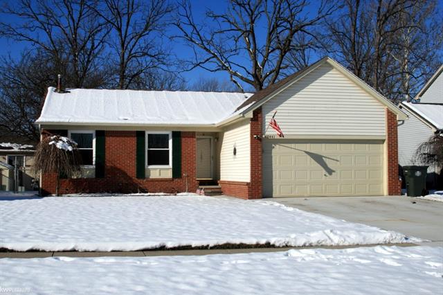 front view picture of 48441 Shady Glen Ct, New Baltimore, MI. 48051