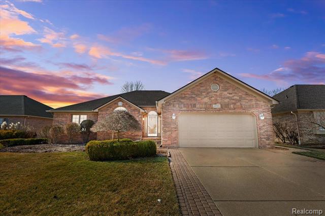 front view picture of 49133 Morning Glory, Macomb, MI. 48044