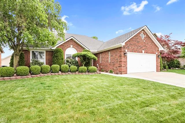 front view picture of 48864 Hunter Dr, Macomb, MI. 48044