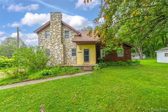 front view picture of 47645 Sugarbush, New Baltimore, MI. 48047