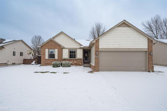 front view picture of 27530 Cedar Glen Dr, New Baltimore, MI. 48051