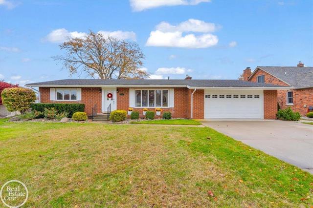 front view picture of 49750 Nautical, New Baltimore, MI. 48047