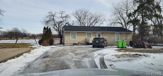 front view picture of 32525 Sutton, New Baltimore, MI. 48047