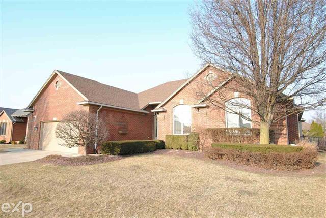 front view picture of 49472 Helmsley Dr, Macomb, MI. 48044