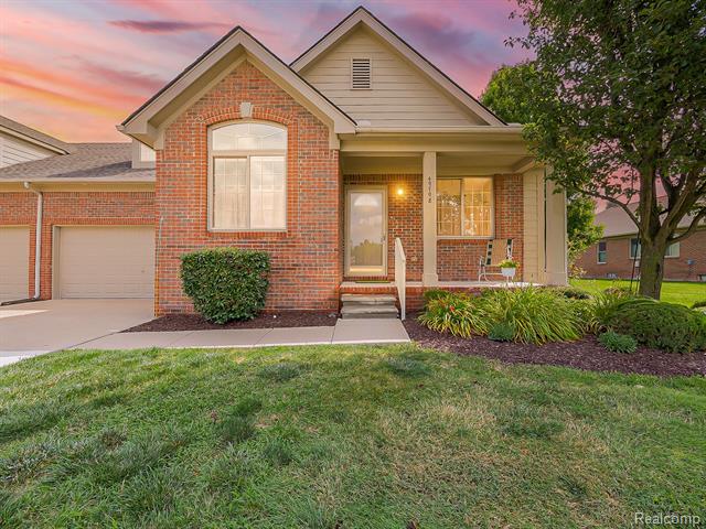 front view picture of 49798 Muskegon River Dr, Macomb, MI. 48042