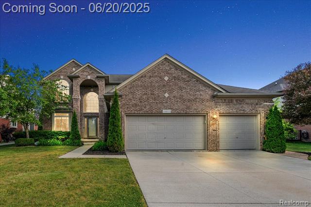 front view picture of 18852 Newbridge Dr, Macomb, MI. 48044