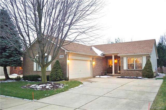 front view picture of 51549 Hickory Ln, Macomb, MI. 48042
