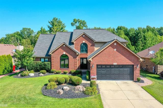 front view picture of 19985 Pine Cone Dr, Macomb, MI. 48042