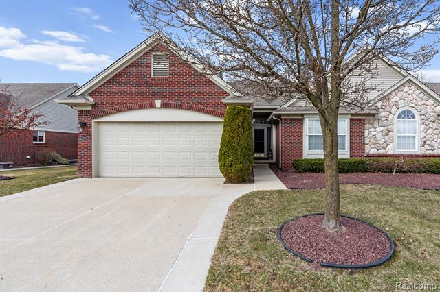 front view picture of 52497 Westfield Dr, Macomb, MI. 48042