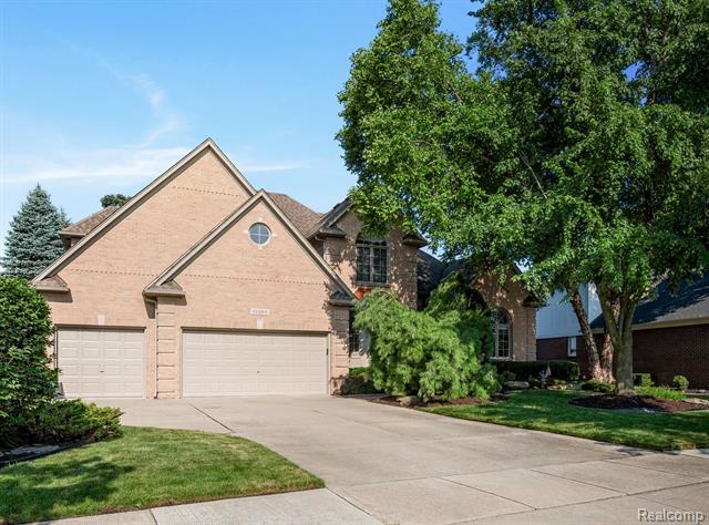 front view picture of 52260 Watkins Glen D, Macomb, MI. 48042