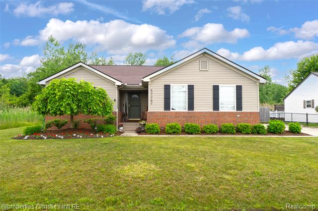 front view picture of 52287 Huntley Ave, New Baltimore, MI. 48047