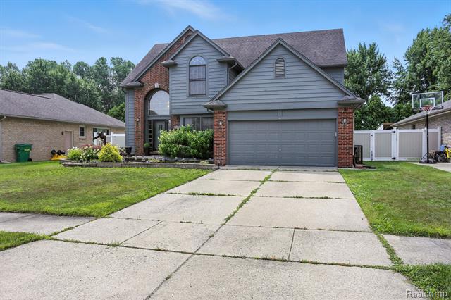 front view picture of 31198 Rothbury Way, New Baltimore, MI. 48047