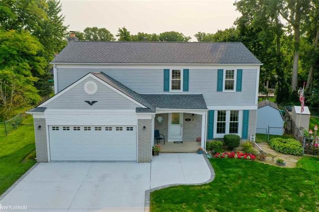 front view picture of 50249 Bellaire Dr, New Baltimore, MI. 48047