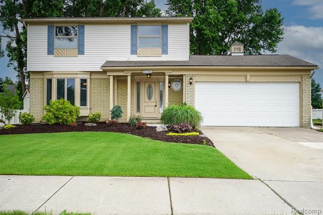 front view picture of 51784 Julies Dr, New Baltimore, MI. 48047